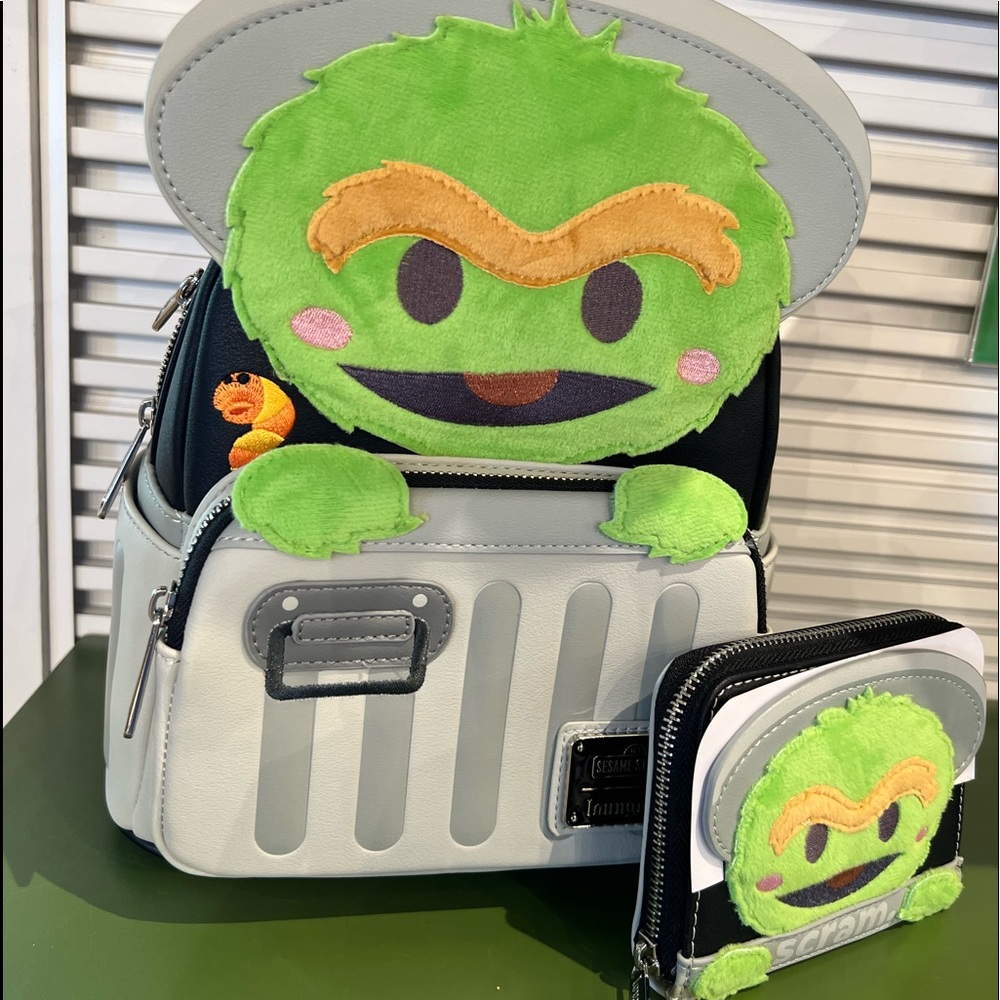 LOUNGEFLY OSCAR THE GROUCH BACKPACK WALLET SET NEW